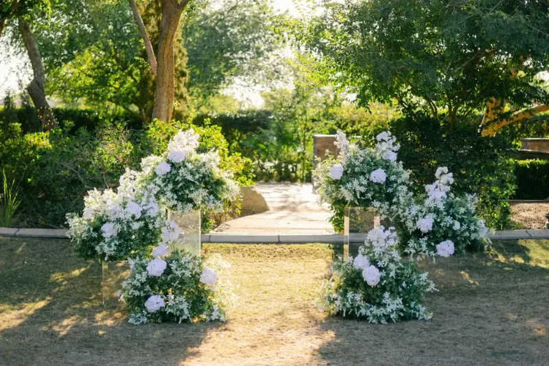 White Rose Circle